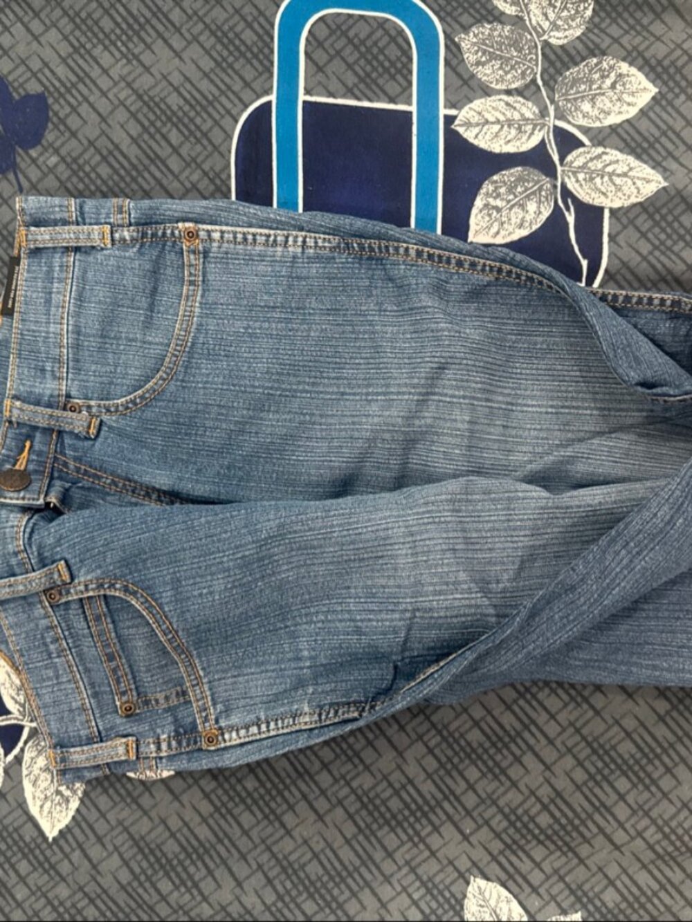Wrangler Men's Jeans Size 32 Mid Rise Medium Wash